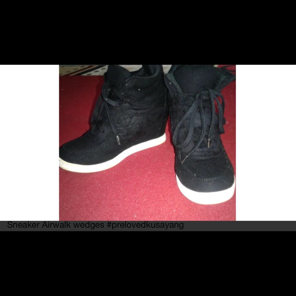 Airwalk wedge sneakers